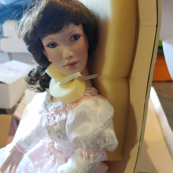 Paradise galleries porcelain doll